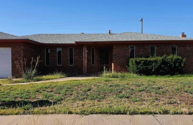 Beautiful 3 bedroom, 2 bath home for rent - 309 Sunland Drive, Clovis, NM 88101