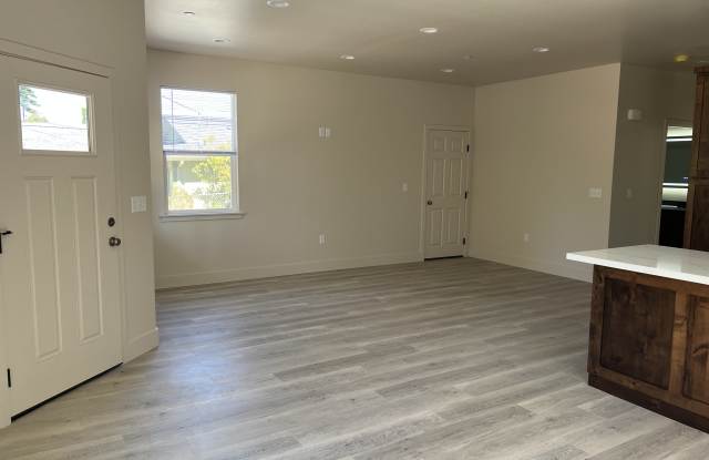 3935 D St Gallery 3