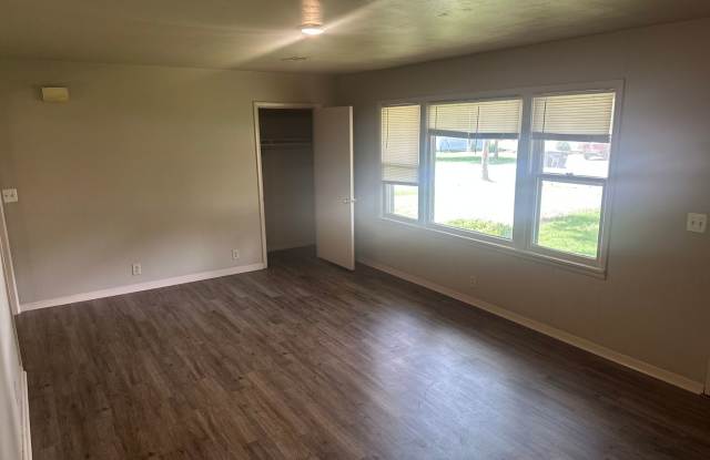 AVAILABLE NOW!  3-Bed, 2-Bath Springdale Home with Split Floorplan and Large, Fenced-In Backyard Gallery 3