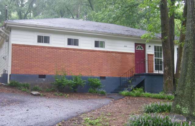 3 Bedroom House with Private Backyard photos photos 3 Bedroom House with Private Backyard photos photos