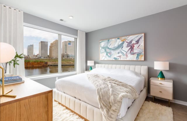 Dey & Bergen Gallery 2