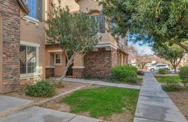 Gorgeous Townhouse in Gilbert, AZ! - 965 West Wendy Way, Gilbert, AZ 85233