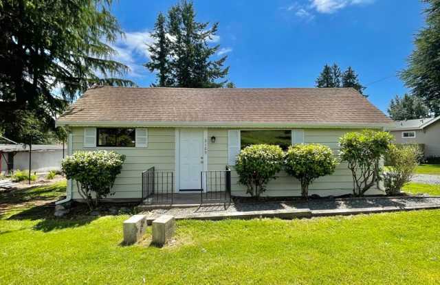 Newly Remodeled 3-bedroom 1 Bath, Spacious Home, All New Appliances and Flooring! Gallery 3
