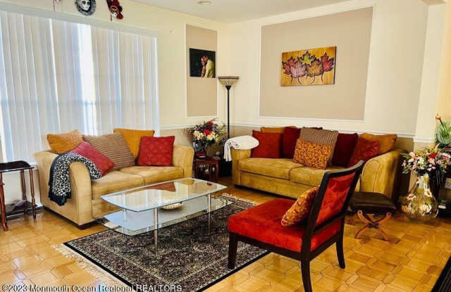 221 Hidden Lake Drive Gallery 4