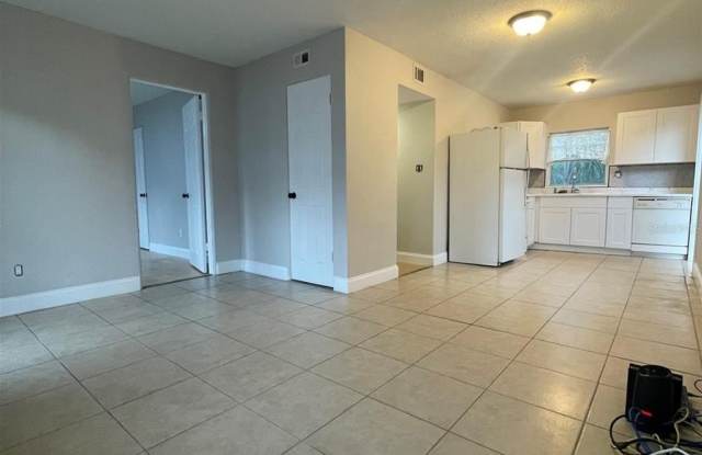 727 1/2 EDGEWATER Drive Gallery 3