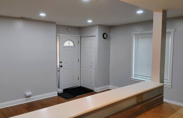 1226 COVE Drive Gallery 2