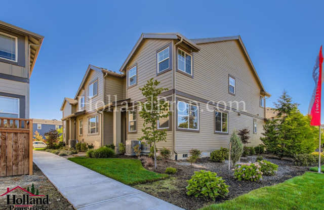 Stylish 4-Bedroom Home with Serene Green Space Views in the Heart of Beaverton photos photos