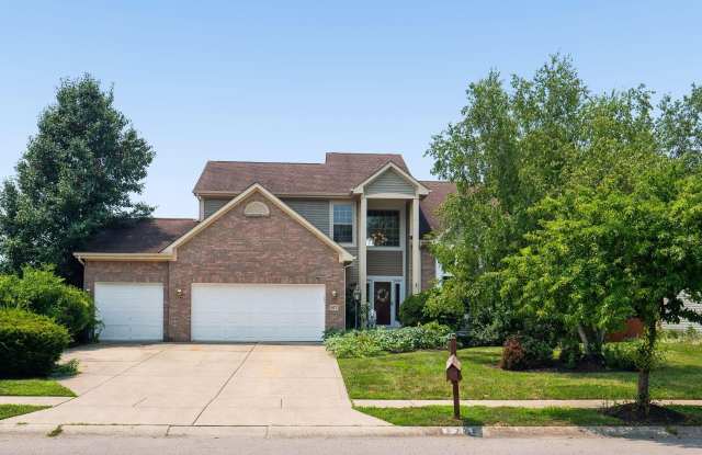 677 Montmorency Drive S Gallery 2
