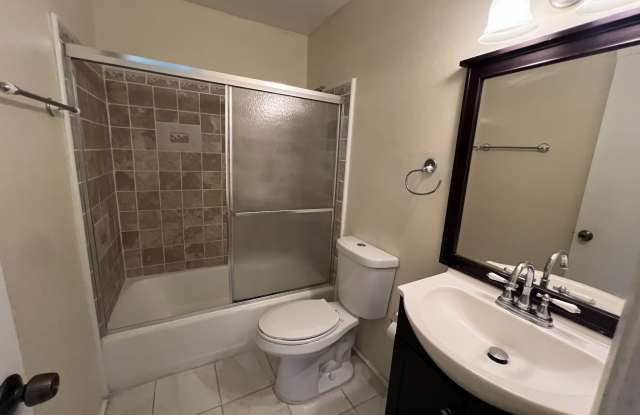 1005 Vine Street photos photos