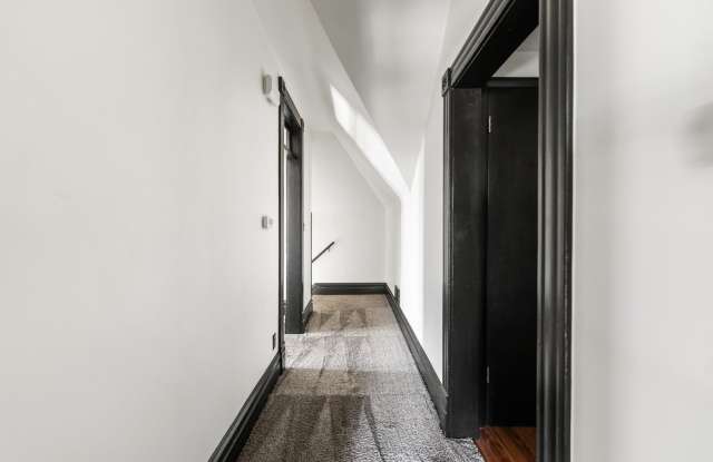 113 Elm Street Gallery 4