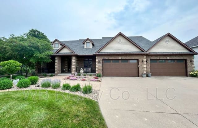 4619 151st St - 4619 151st Street, Urbandale, IA 50323