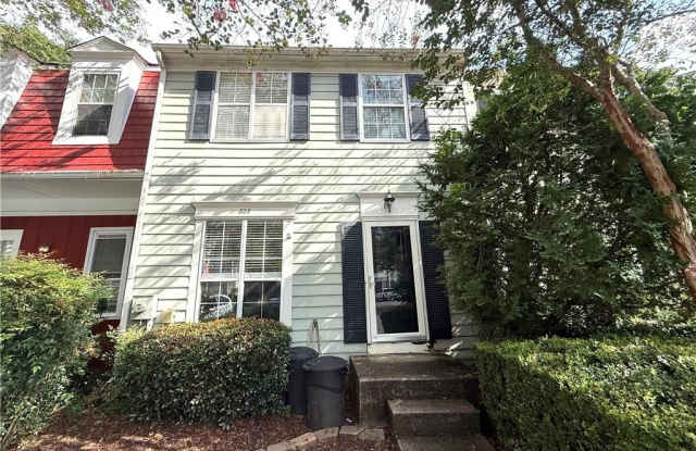 805 Wedgewood Way Gallery 1