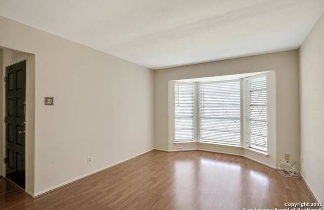 2022 OAKSHIRE ST Gallery 4