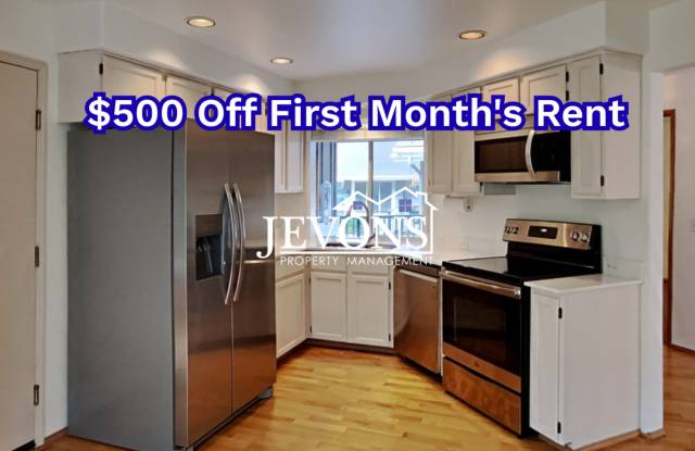 $500 Off First Month's Rent | Fabulous 2 Bedrooms, 2 Bathroom, Top-Floor Condo in Klahanie Gallery 1