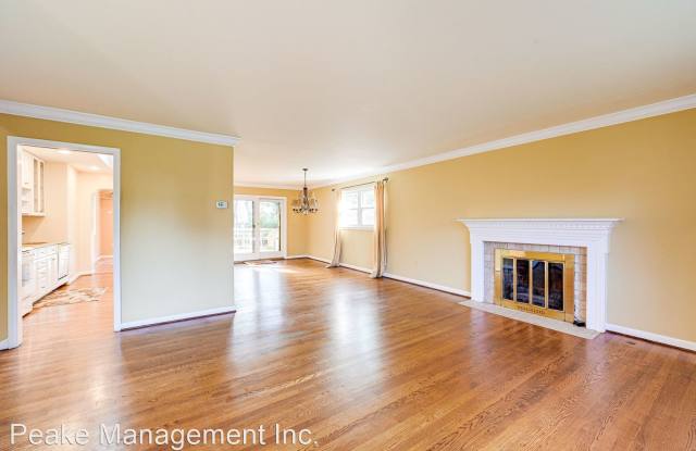 1107 Carper St. Gallery 4