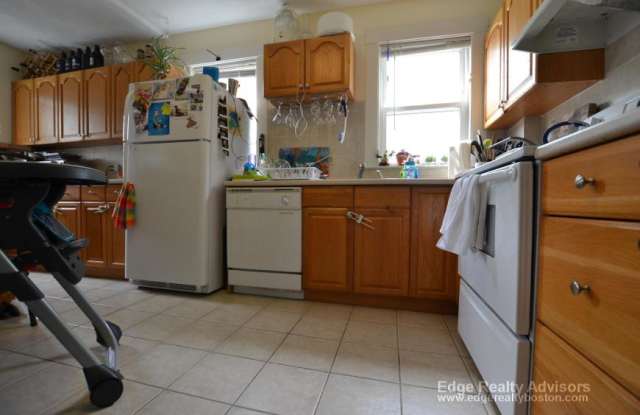 53-55 Montfern Ave. photos photos