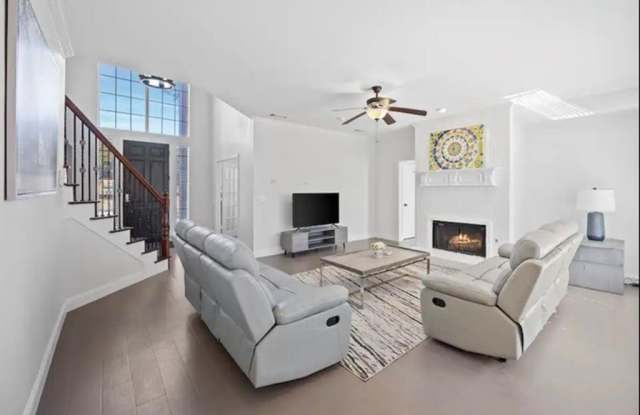 4304 Echo Bluff Drive Gallery 3