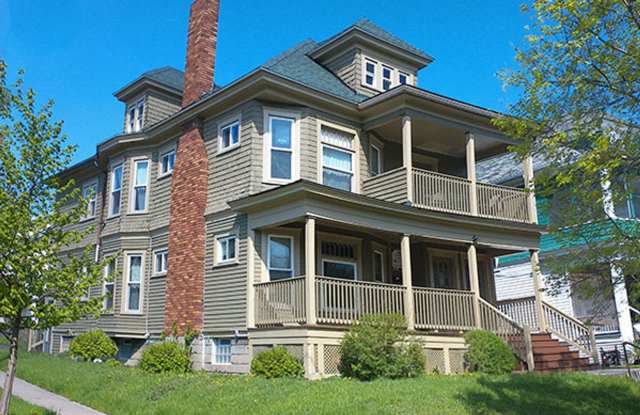 260 Roosevelt Ave - Available 6/1/27 - Spacious 3 Bedroom Apartment with Garage Gallery 3