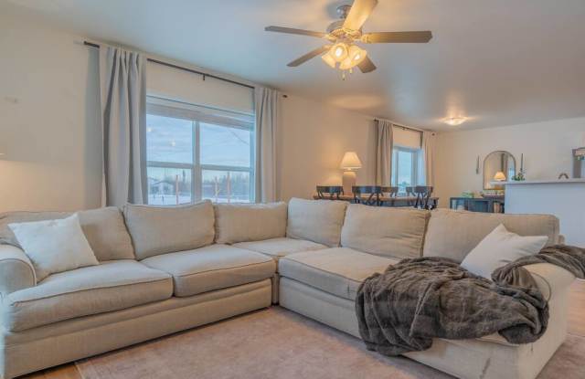 673 West 4th Avenue photos photos