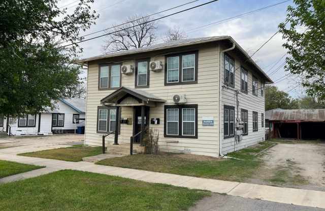 1623 Interstate 35 Frontage Road - 1 photos photos