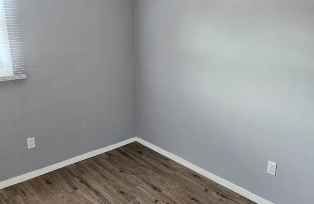 1808 East 42nd Street Gallery 4