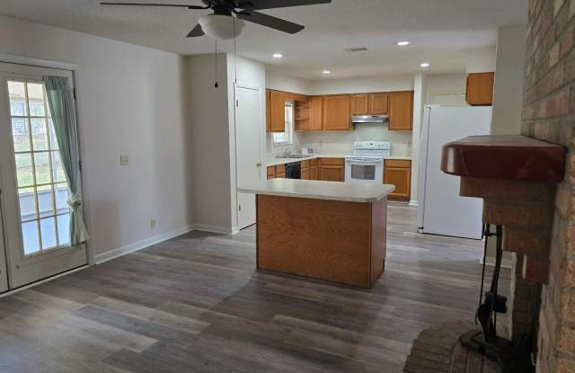 473 SE EVERGREEN DRIVE Gallery 3
