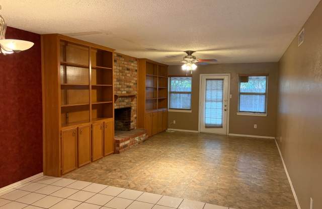 2 bed 2 bath; ALL APPLIANCES INCLUDED Gallery 3