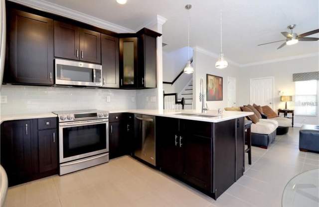 10217 DOLCE VISTA DRIVE NE Gallery 3
