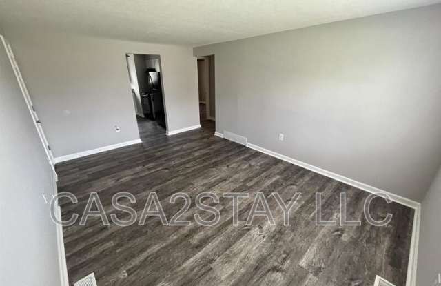 4805 Saddlebrook Lane Gallery 3