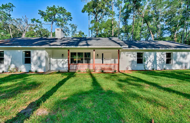 Luxury Living on 2.5 Acres in Jonesville's Exclusive Estate Community! photos photos