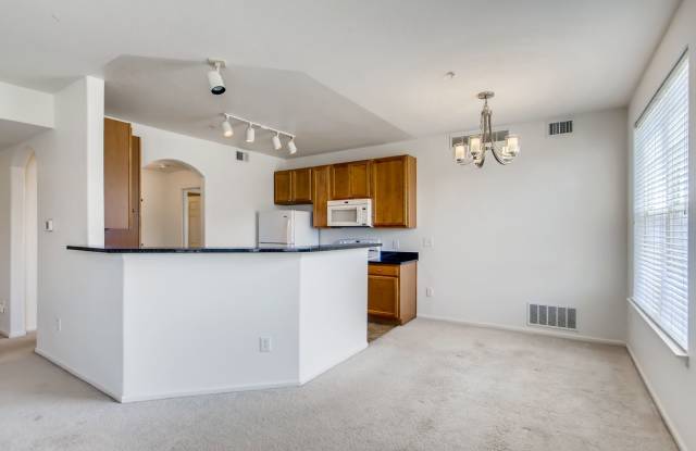 Charming 2BR Condo in Erie Gallery 4