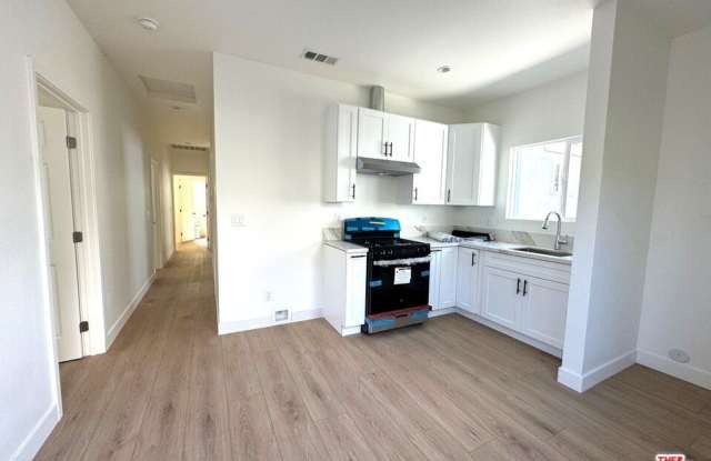 1220 W 25th St unit: 1/2 photos photos 1220 W 25th St unit: 1/2 photos photos