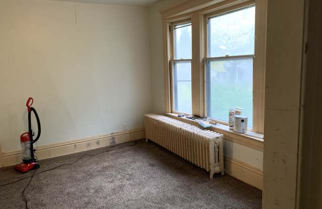 674 Jessamine Avenue East - 1 Gallery 4