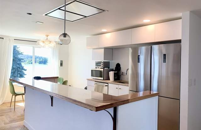 612 Northshore Drive Gallery 3