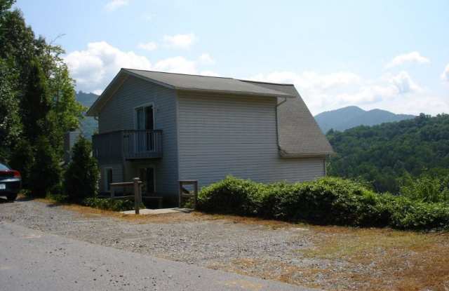 $1,450- 2 Bedroom, 1 Bathroom Cozy Unfurnished All-Inclusive Apartment Very Convenient to Sylva or Cullowhee photos photos