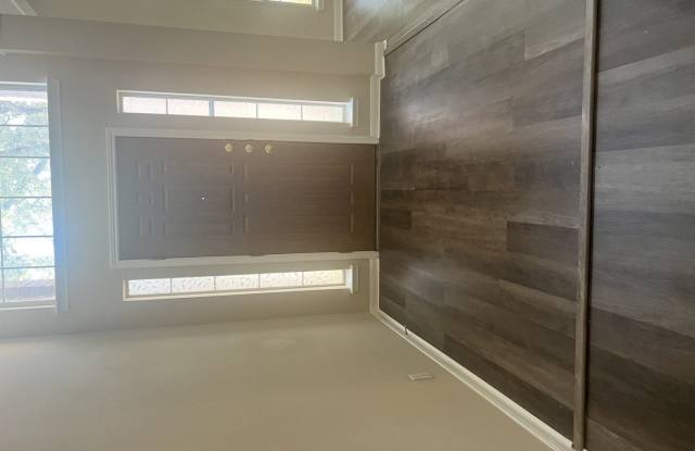 6035 Hart Field Gallery 3