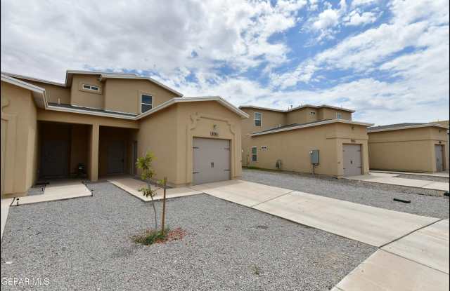 808 HC Gilbert Minjares Drive unit: B photos photos