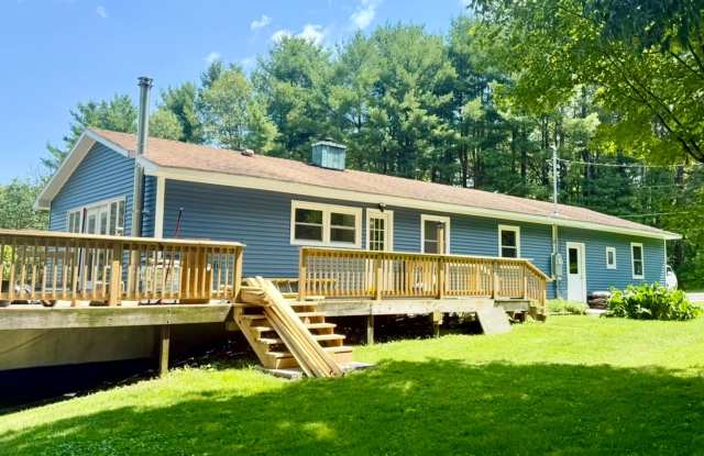 Beautiful Single-Family 3-Bedroom Home photos photos
