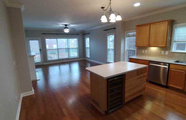1308 Decatur Circle - 1 Gallery 4