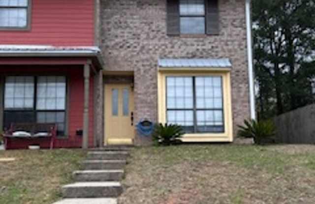 Lakeside Townhomes, Daleville Alabama photos photos