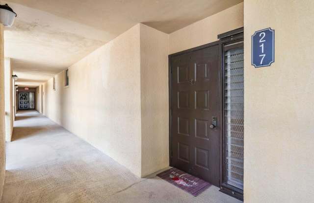 5380 Woodland Lakes Drive Gallery 3