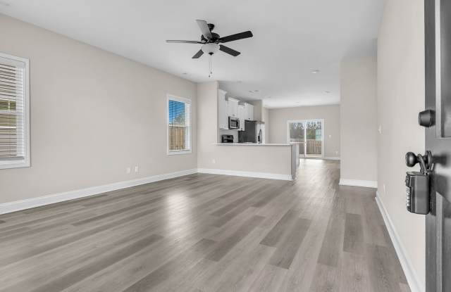 3-Bed, 2-Bath | The Landing at Lewis Creek Gallery 4