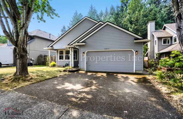 Charming Single-Level Home with Private Backyard in Sherwood photos photos
