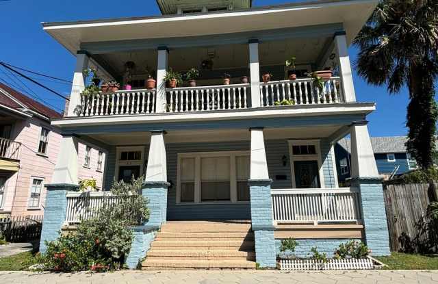 311 E 6TH Street W photos photos