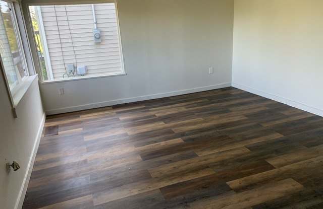 1619 Bayview Dr W Gallery 2