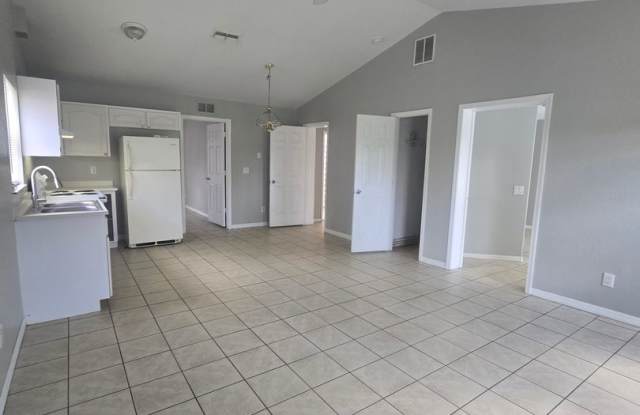 102 Drake St - 2 Bed, 1 Bath For Rent Gallery 4
