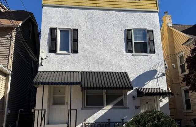 19 NORTH Street Gallery 1