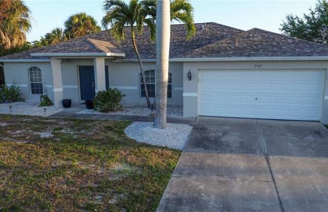 2507 Embers Parkway W photos photos