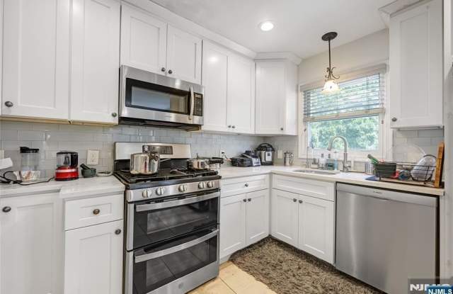 122 Village Circle W Gallery 4