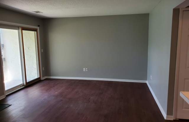 1261 Lake Shore Dr Apt A Gallery 4